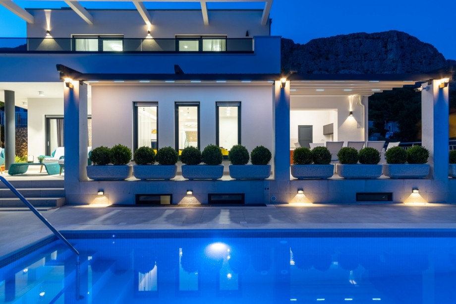 Carefully placed lighting completes the perfect experience of Dalmatian summer evenings