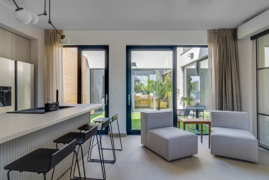 The whole property is fully air conditioned