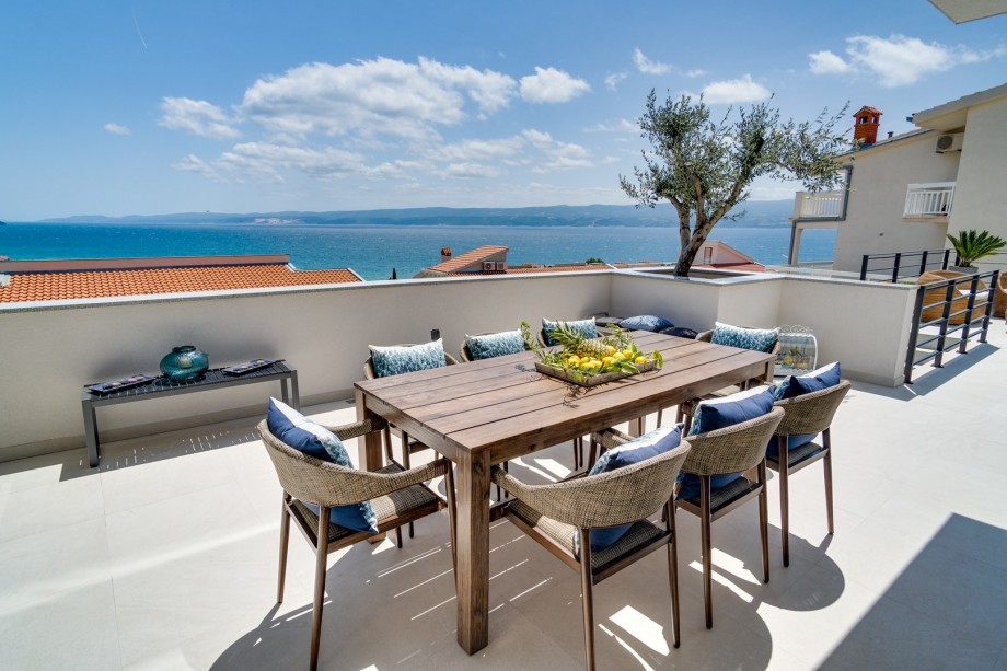 Outdoor dining area with an amazing sea view