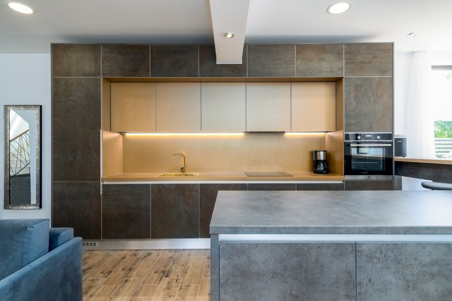 A fully equipped kitchen with all the appliances you need for a comfortable stay