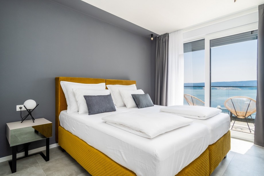 Bedroom No3 with king size bed 180cm x 200cm (can convert into two single beds)