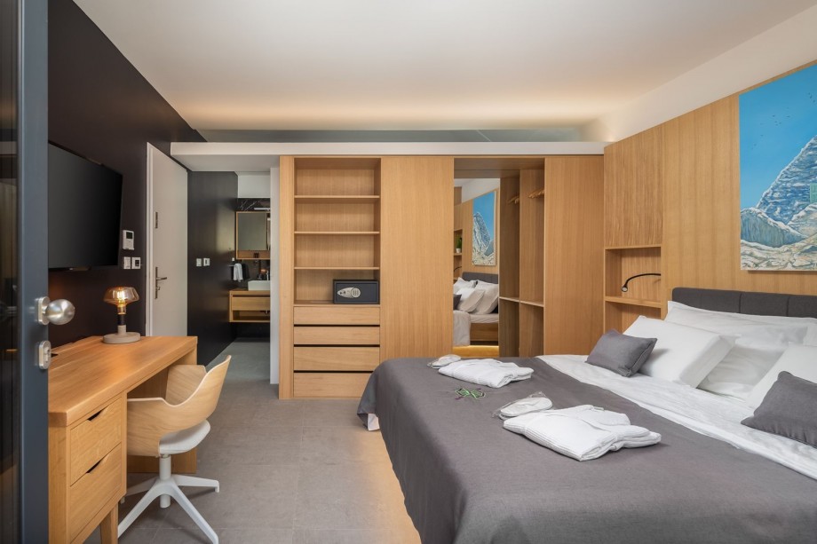 Bedroom No1 offers a TV, a fitted wardrobe, and an en-suite bathroom