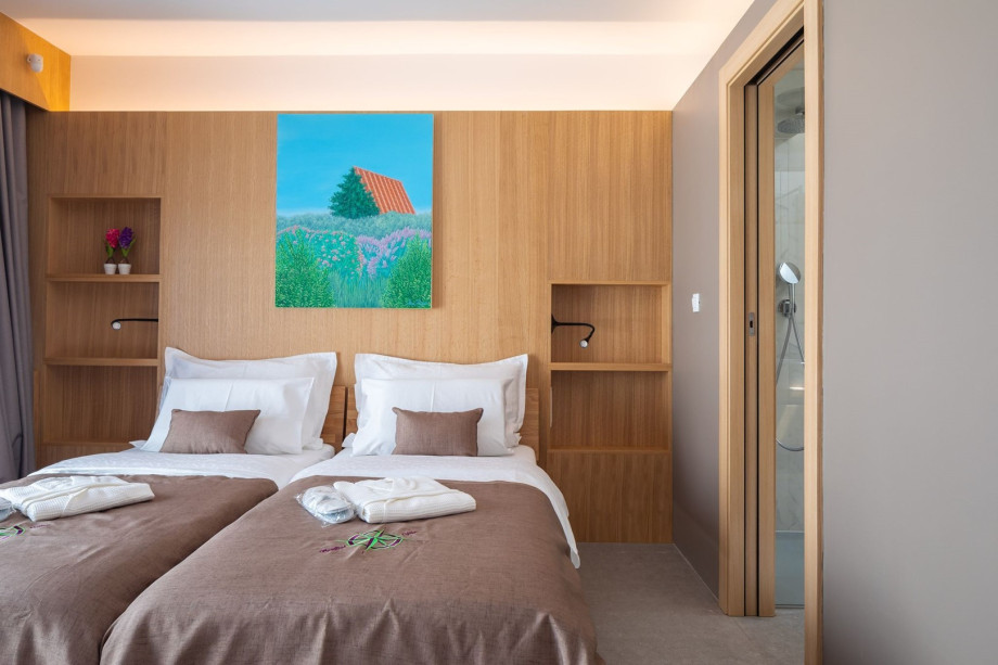 Bedroom No3 offers a TV, a fitted wardrobe, an en-suite bathroom