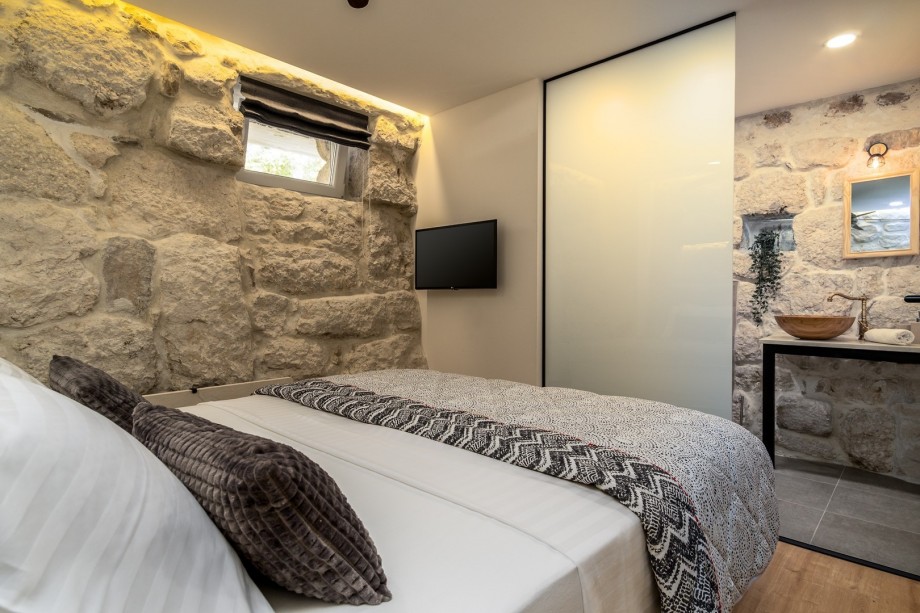 Bedroom No1 offers an en-suite bathroom with shower