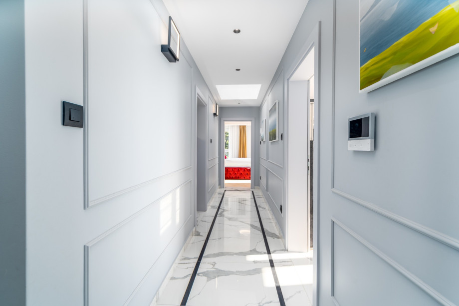 The first floor offers 4 en-siute bedrooms.