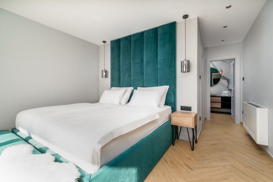 Bedroom No4with  king size bed 180cm x 200cm, smart TV, A/C, a walk-in closet