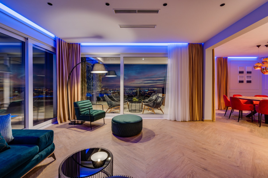 Stylish 5-star villa with 4 en-suite bedrooms, 40sqm pool, Whirlpool, professional gym