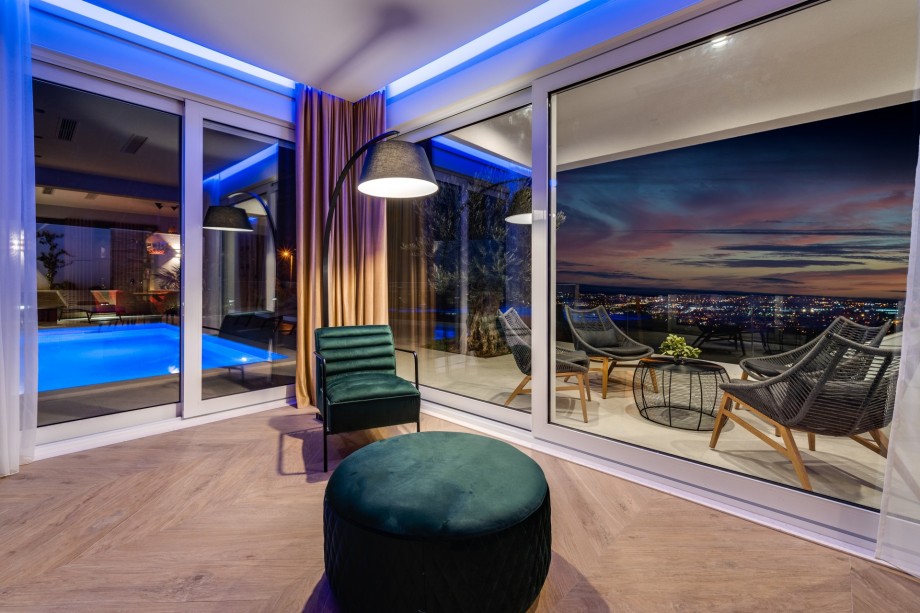 Villa 7th Heaven is a very nicely designed and contemporary property fully equipped for an absolutely relaxed and fulfilled vacation.