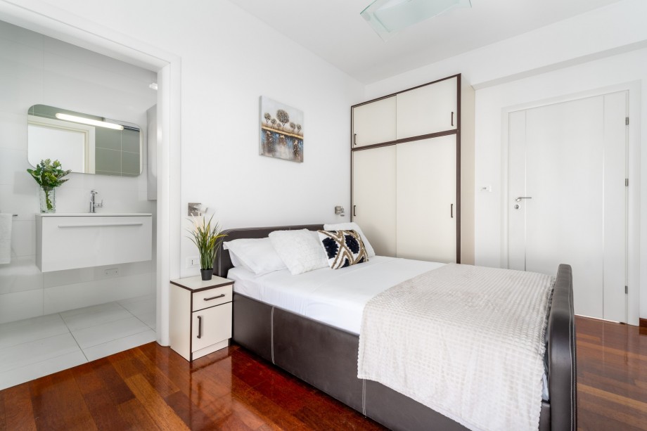 Bedroom No1 with a double bed 140cm x 200cm, an air-conditioned, a TV