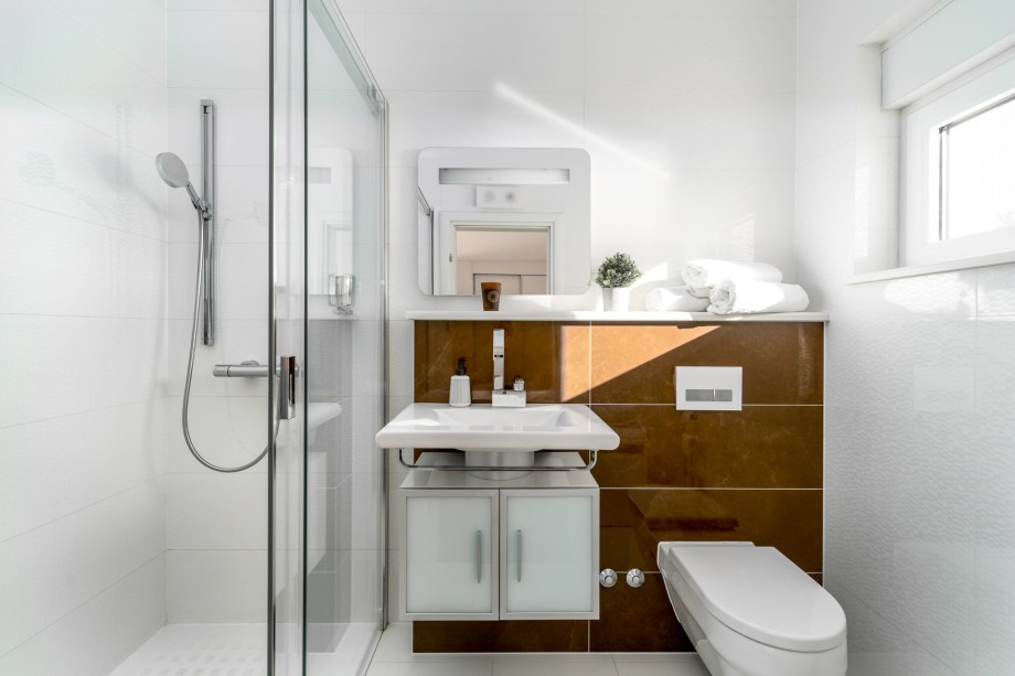 En-suite bathroom with a shower in bedroom No2