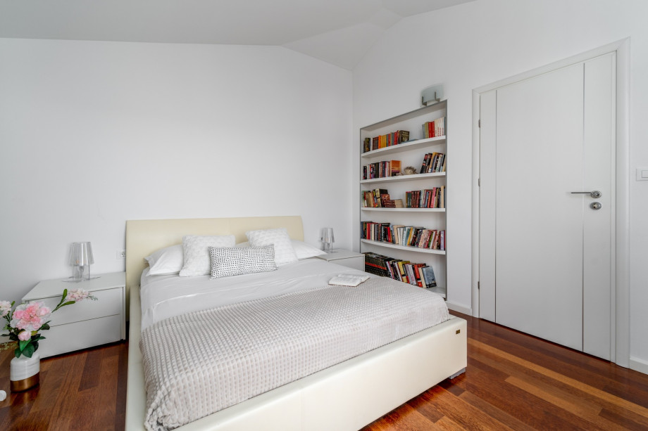 Bedroom No4 with a Queen size bed, AC, and a balcony with sea views