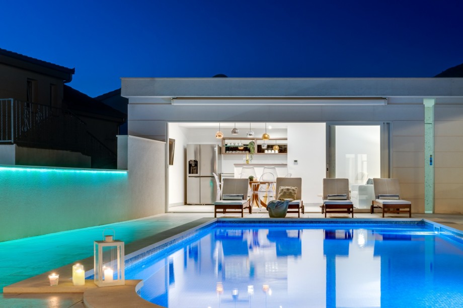 Private, heated pool 10m x 5m, and a spacious sun deck area with 8 deck chairs