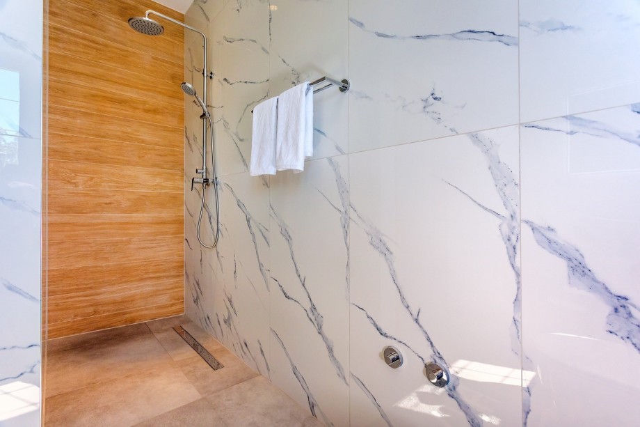 En-suite bathroom with a shower in bedroom No1