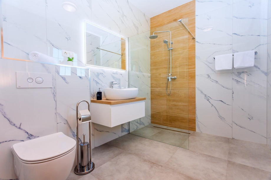 En-suite bathroom with a shower in bedroom  No3