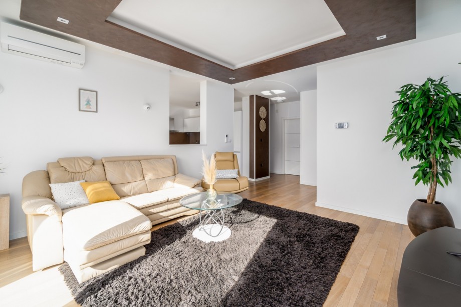 Living and dining room both with exit to the big balcony with sea view