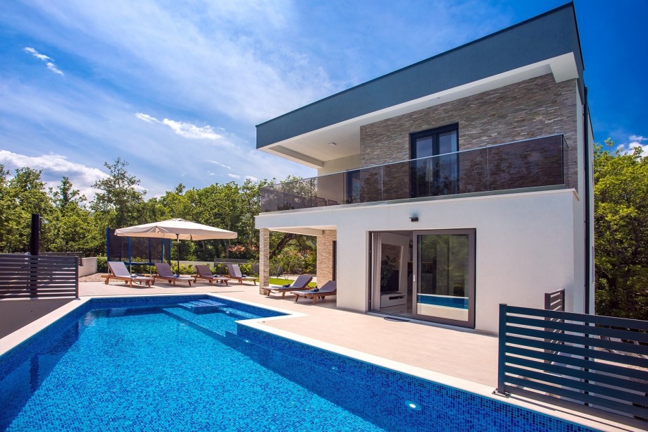 Moderne Villa Zora- 30m2 beheizter Pool,Garten mit Grillbereich