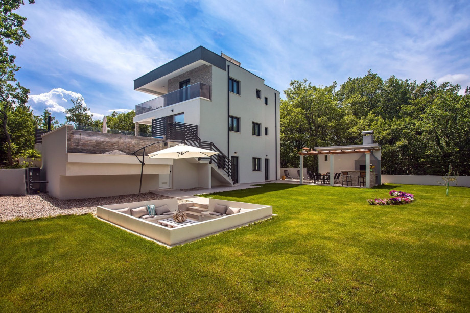 Modern Villa Zora in beautiful nature