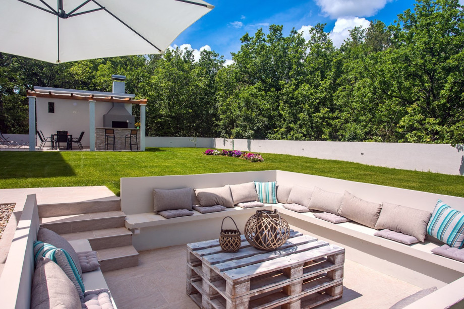 Modern Villa Zora in beautiful nature  & huge Garden & comfortable sitting area