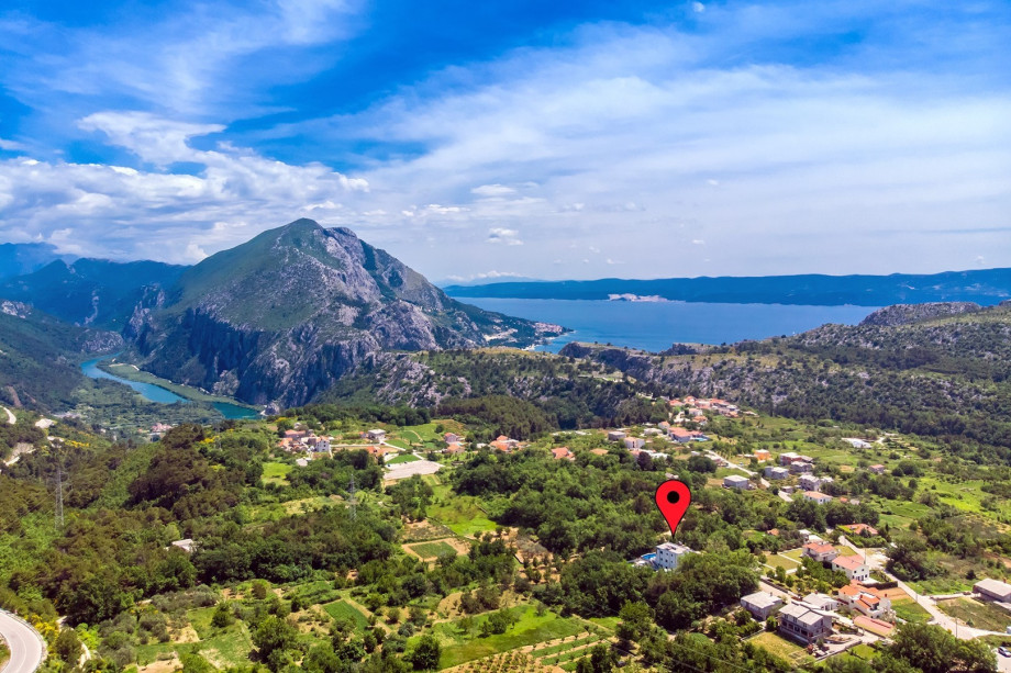 Villa Zora, marked position - just 6km away from the sea