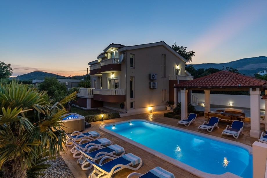 great lights for enjoying the evening by a glass of wine