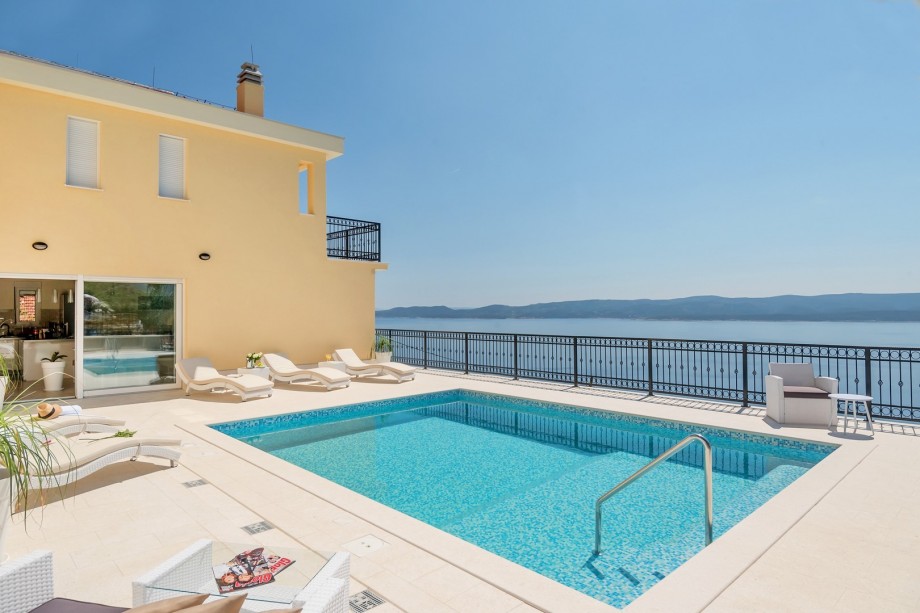 Villa Sun Palace,luxury 5 bedroom villa with amazing panoramic sea views
