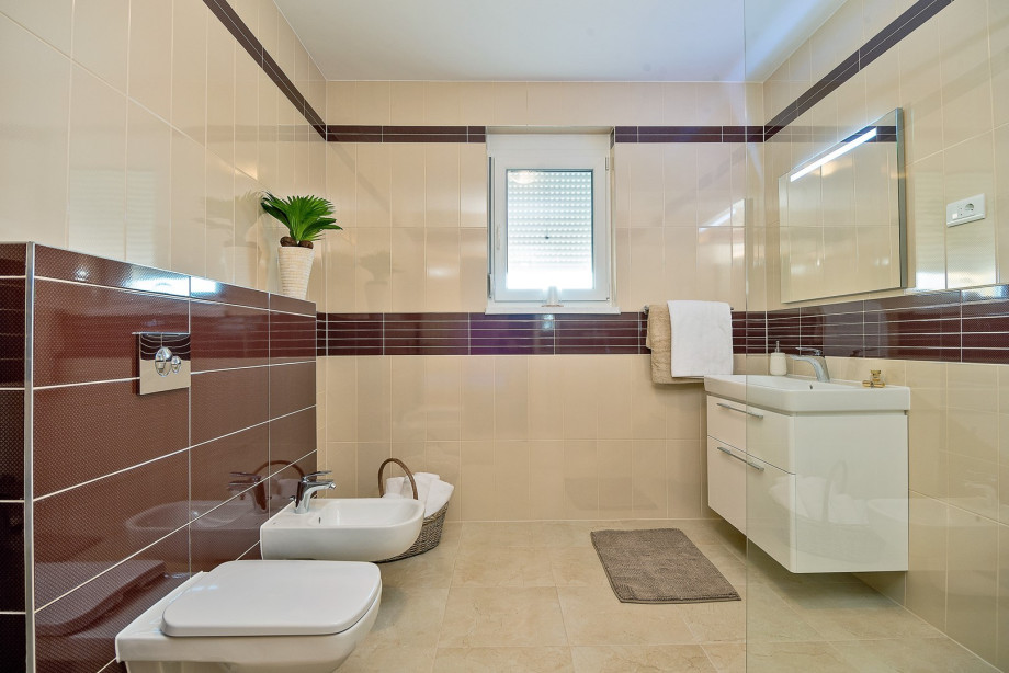 There is also a family Bathroom with a shower.