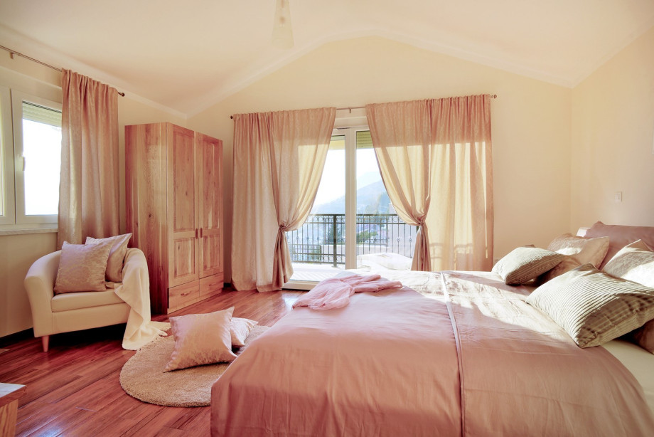 A Bedroom No 5 with king-size bed 180cm x 200cm, A/C, en-suite bathroom with shower