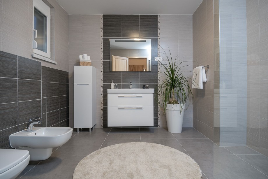 En-Suit bathroom in bedroom No. 5