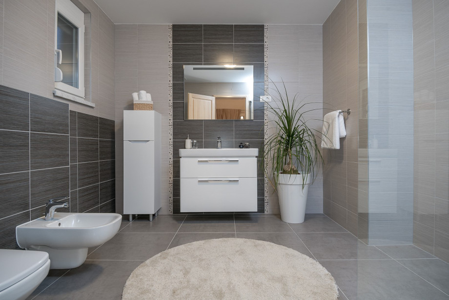 En-Suit bathroom in bedroom No. 5