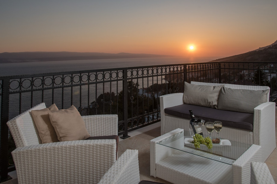 Bedroom No. 5 offers a huge terrace with panoramic sea views.