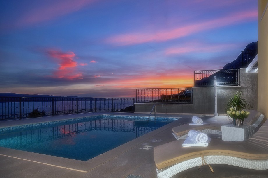 Come and enjoy all offered in this unspoiled area of Mimice village located in this great accommodation, enjoying amazing sunsets and breathtaking sea views