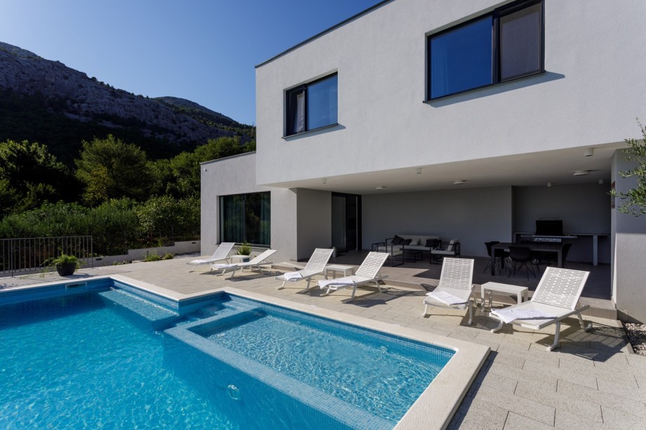 Brand new property offering absolutely privacy and amazing views on town Split and on mountains.