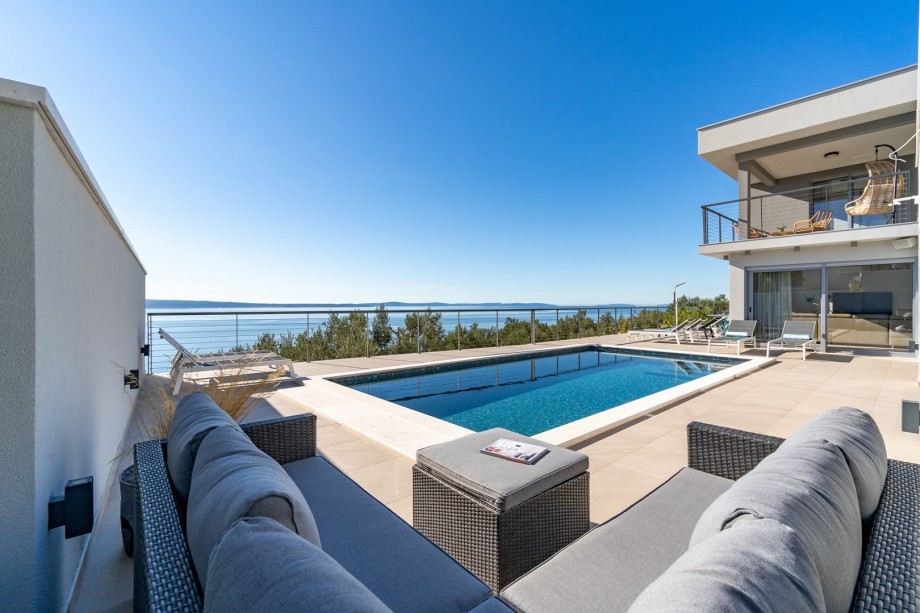 A lounge corner for relaxing in the sunset views