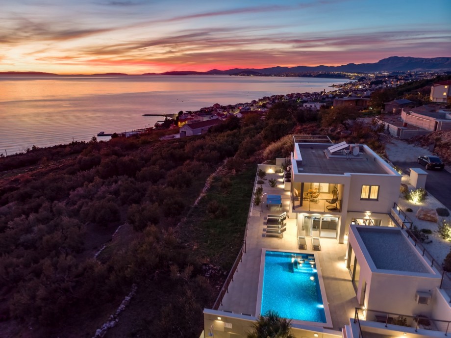 Surrounded by typical Mediterranean plants and olive trees you can enjoy walking the hiking trails with the clean air