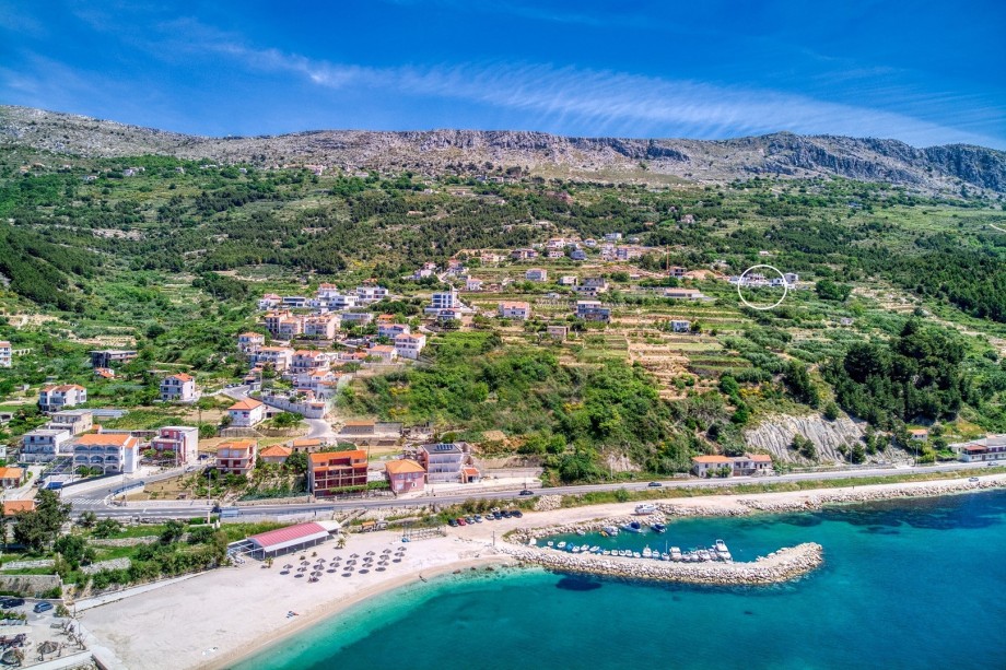 Marked position of the Villa Big Blue in unspoiled environment  only 1,3 km from the beach