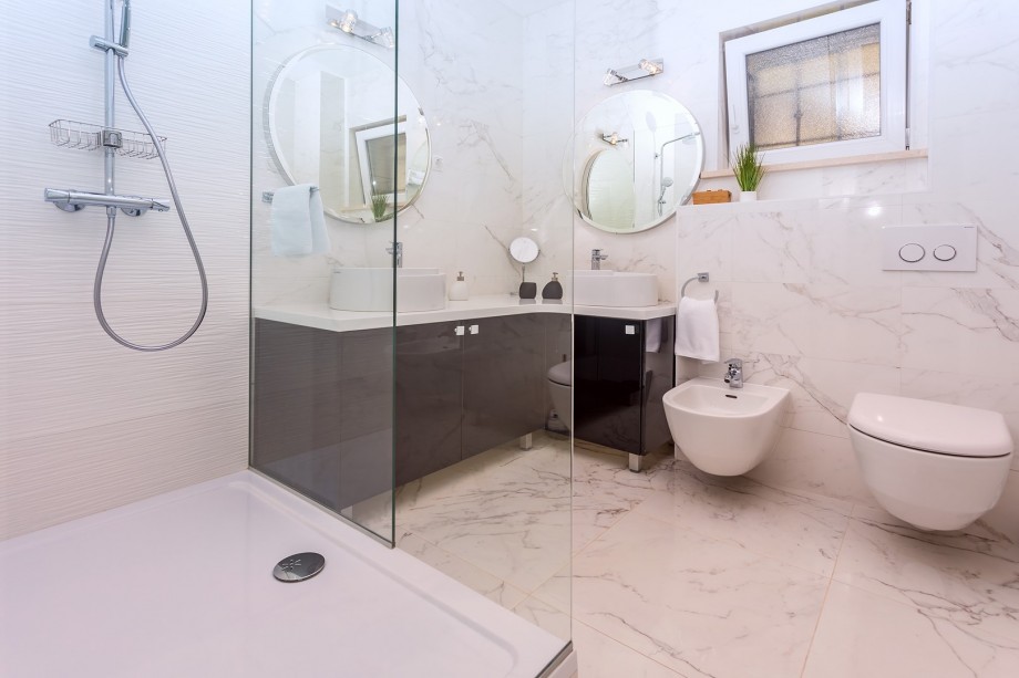 Ensuite bathroom connected to Bedroom No1