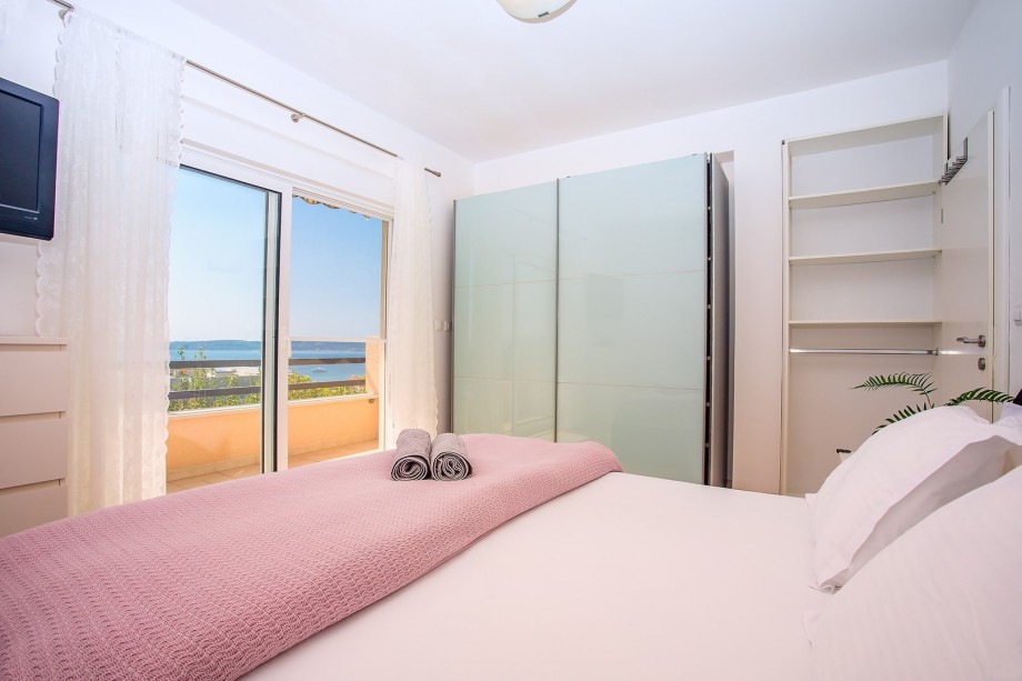 Seaview directly from bed