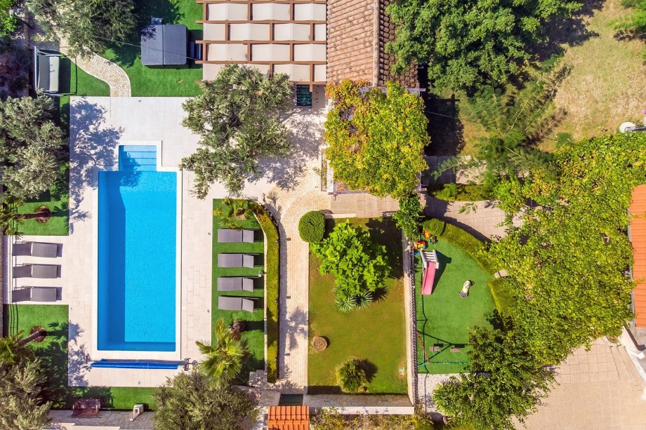 Villa Paula offers a very comfortable with many different levels and fun areas.