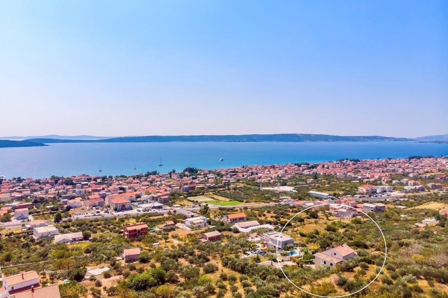 It is a perfect base for exploring all history and activity-rich area offer