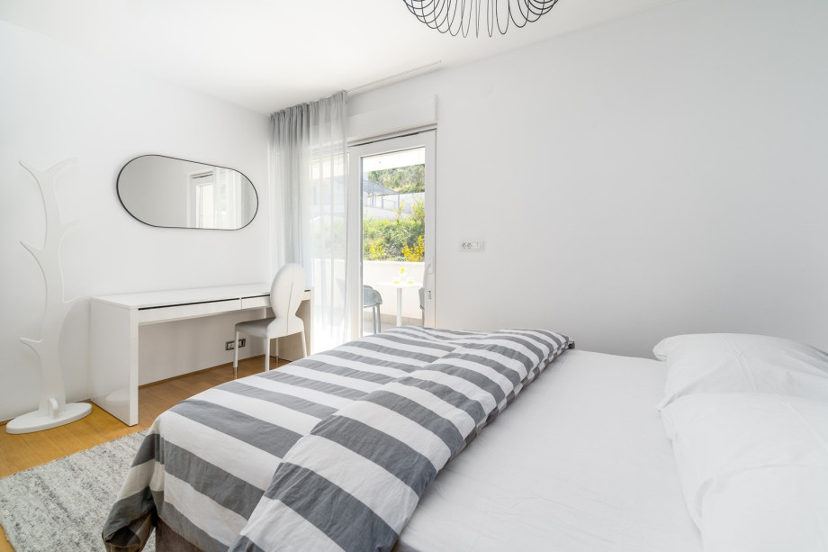 A/C, views of the natural environment and a balcony