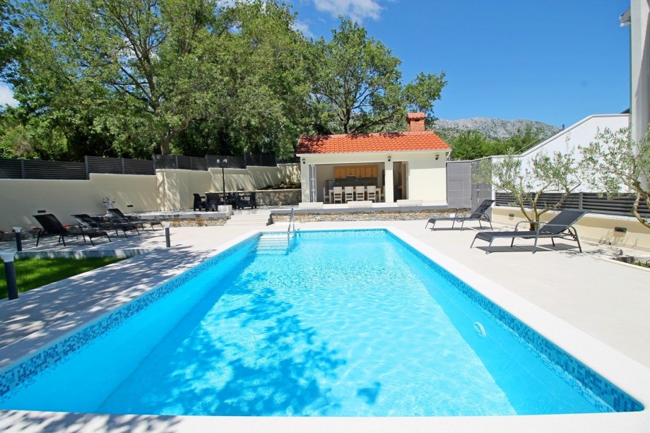 Villa Škura - private pool 32m2 and fully equipped summer kitchen with BBQ & TV