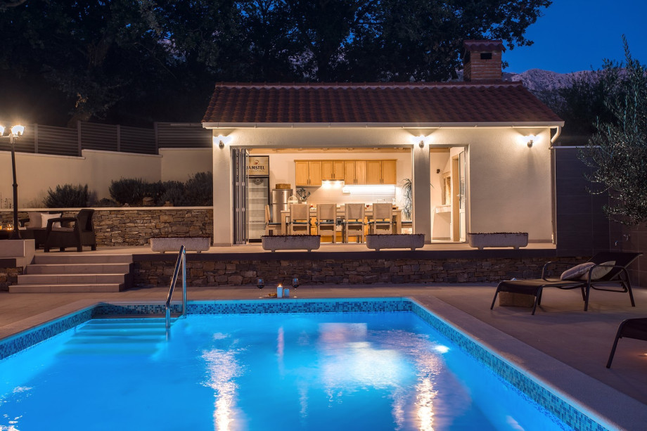 Villa Skura completely fenced with a great garden for relaxing in the evening