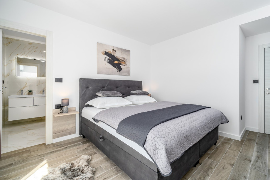 A/C, TV, and amazing sea views