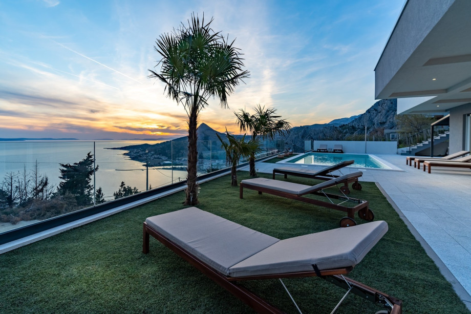 5 parking places are secured at the property