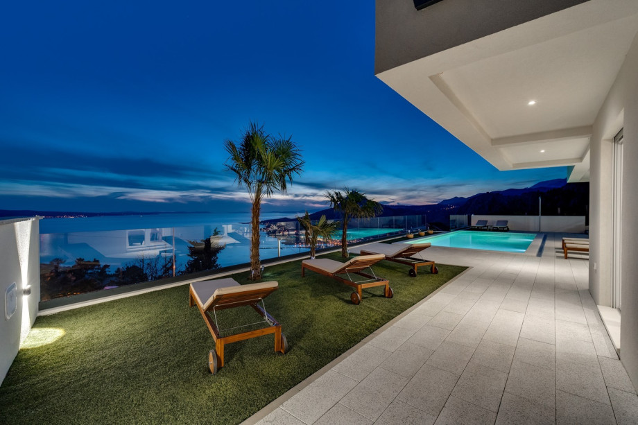 It is fully air-conditioned, with free WiFi, with  TV in every room and with the PlayStation 5 in the living room.