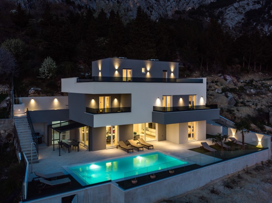 Ideal for several families or a group of friends who enjoy this quiet environment
