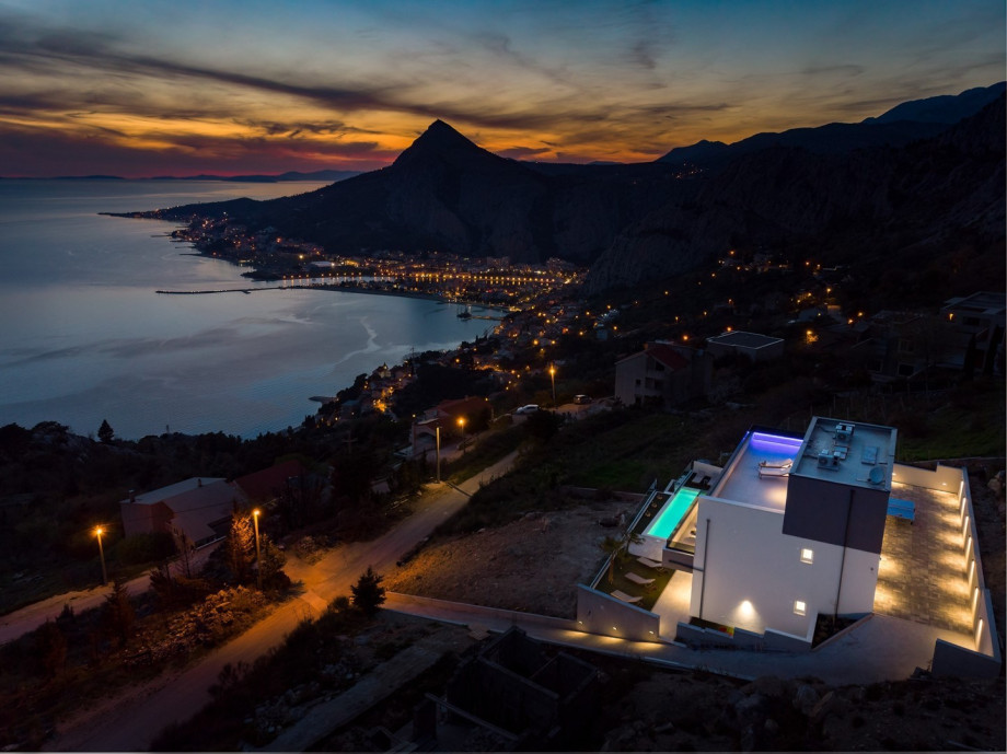 Villa itself has 280 square meters