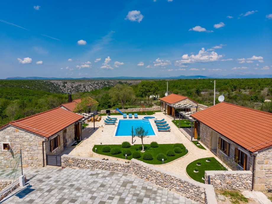 Villa is settled in a very quiet area near Krka waterfalls