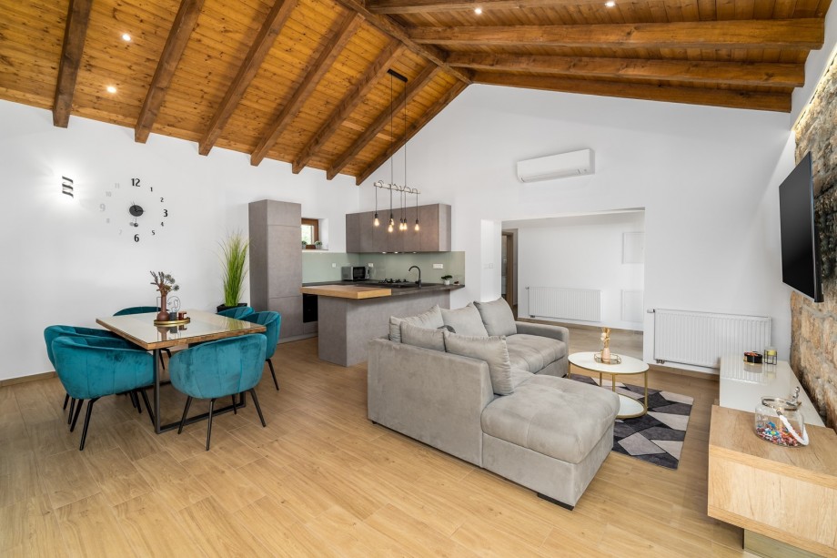 Promina luxury villa is fully airconditioned villa with free WiFi