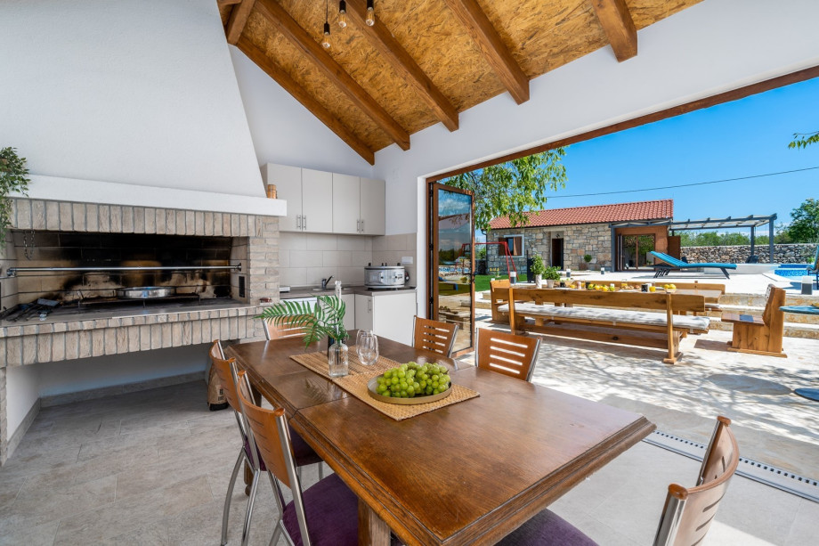 This smart organization offers many different areas to enjoy your holiday